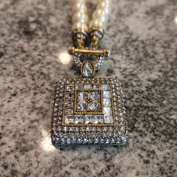 Heidi Daus Swarovski Crystal Necklace with toggle closure - Picture 2 of 16